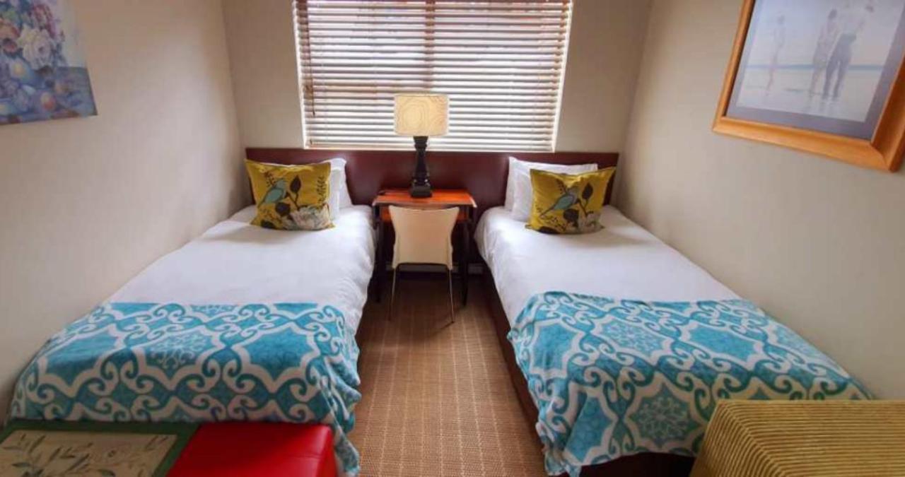 On The Beach Guesthouse Jeffreys Bay Ngoại thất bức ảnh