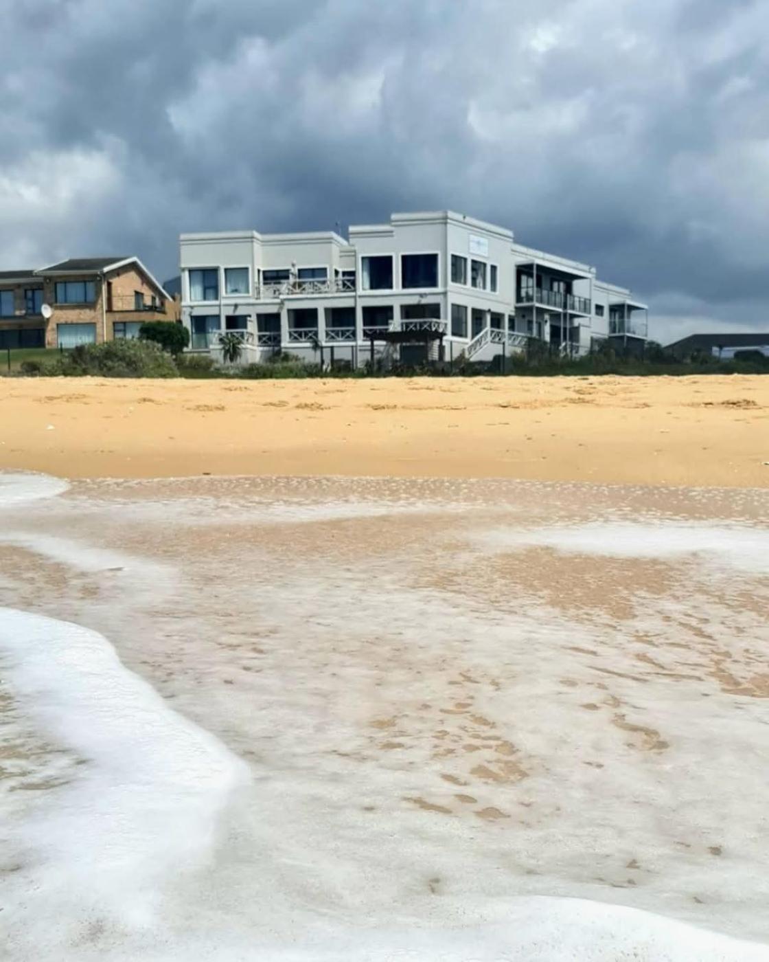 On The Beach Guesthouse Jeffreys Bay Ngoại thất bức ảnh